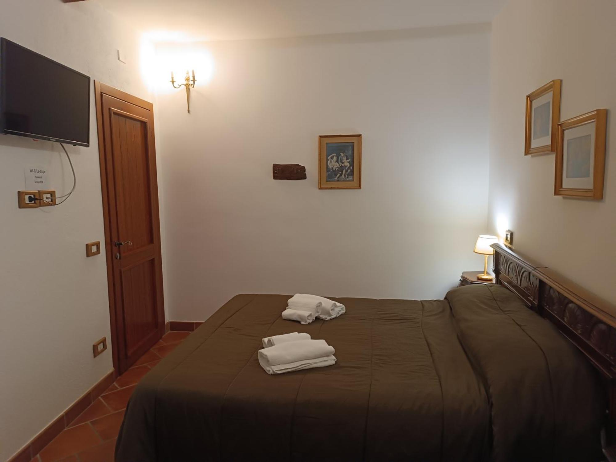La Rupe Bed And Breakfast Norma Bilik gambar